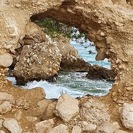 Dora * ماكارسكا