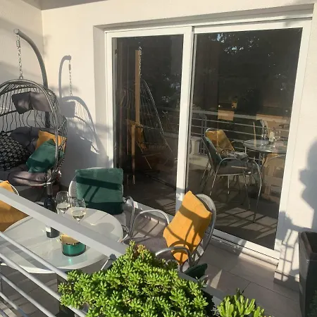 Dora * ماكارسكا