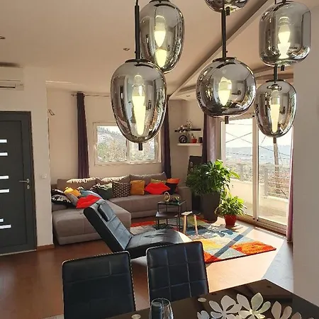 Dora شقة ماكارسكا