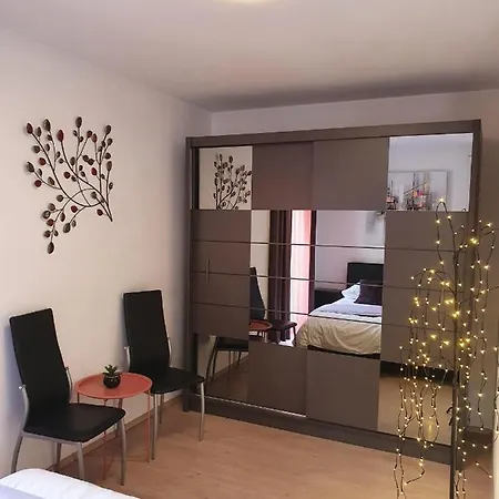 Apartament Dora *