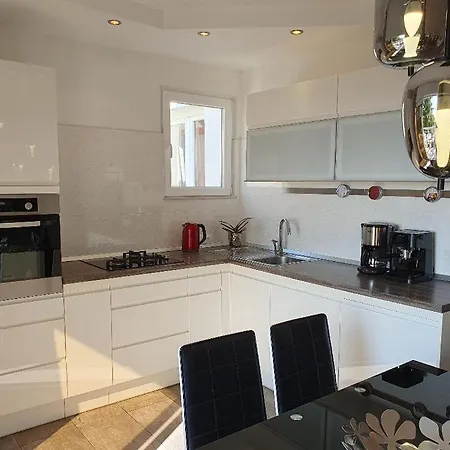 Apartament Dora