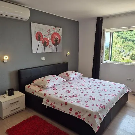 아파트 Dora 마카르스카