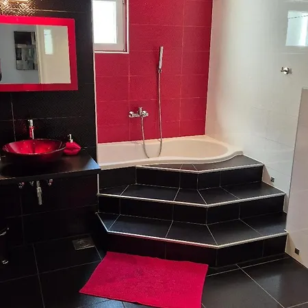 Dora Apartament *